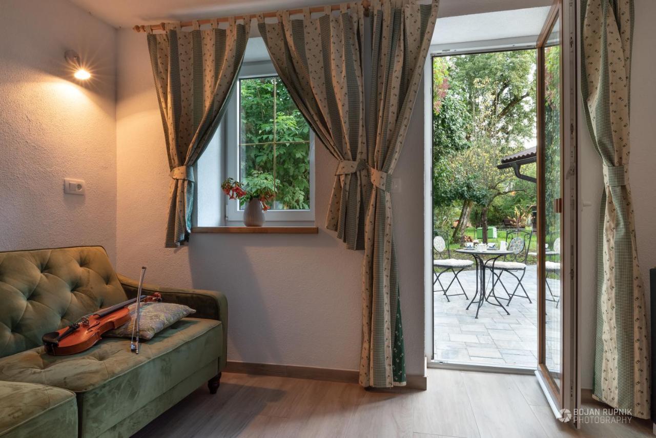 Cherry House - Cosy House - Ideal For Bear Watching, In The Neighborhood Of The Medieval Sneznik Castle Stari Trg pri Lozu Exterior photo